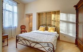 Romantic City Center Apartment In Old Town